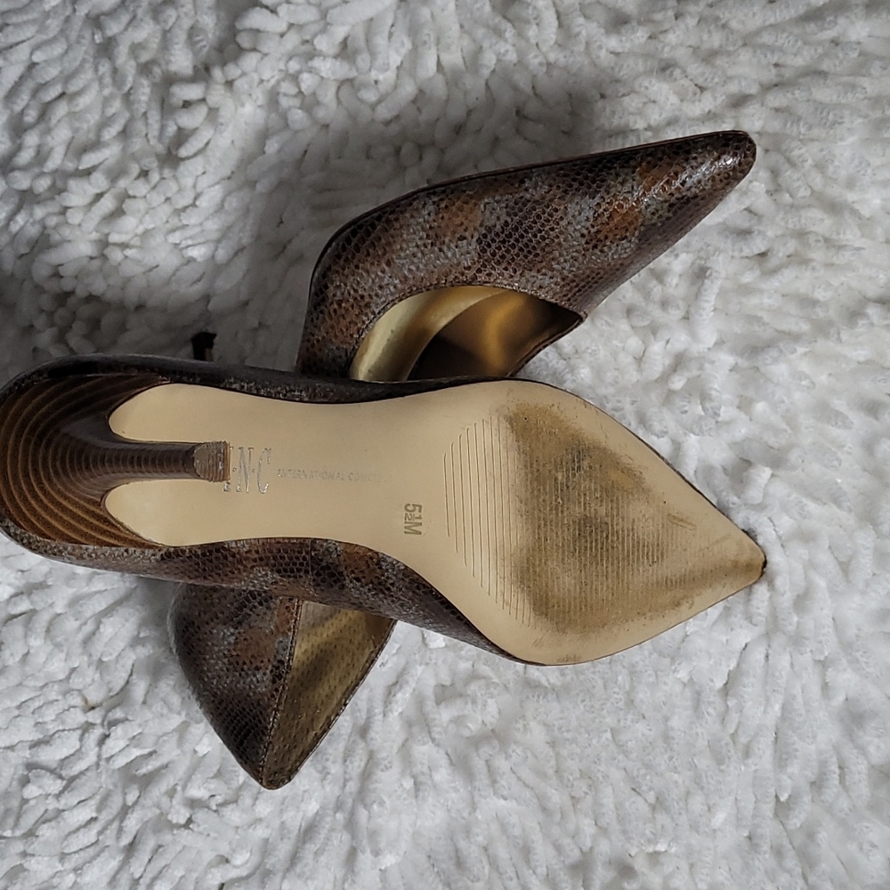 Heels - Picture 2 of 3